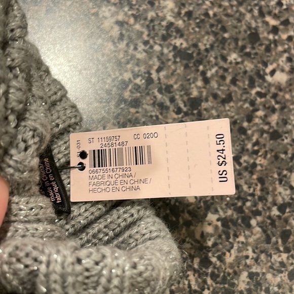 Victoria’s Secret Winter Angel Convertible Mitten - Picture 4 of 4